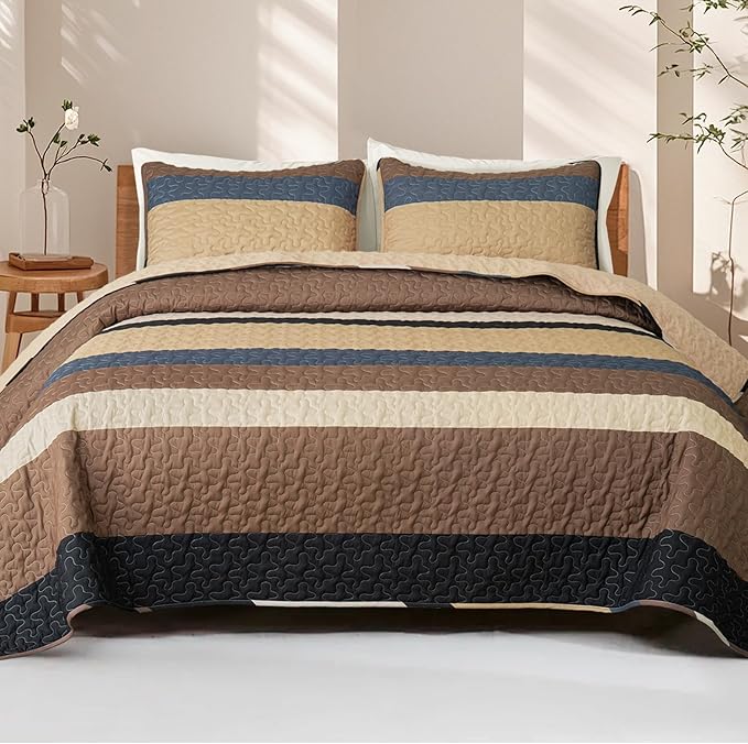 Whale Flotilla Reversible Queen Quilt Set – Lightweight Geometric Stripes Bedspread with 2 Pillow Shams, Ultra Soft Coverlet for All Seasons, Camel