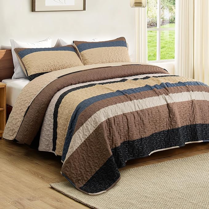 Whale Flotilla Reversible Queen Quilt Set – Lightweight Geometric Stripes Bedspread with 2 Pillow Shams, Ultra Soft Coverlet for All Seasons, Camel